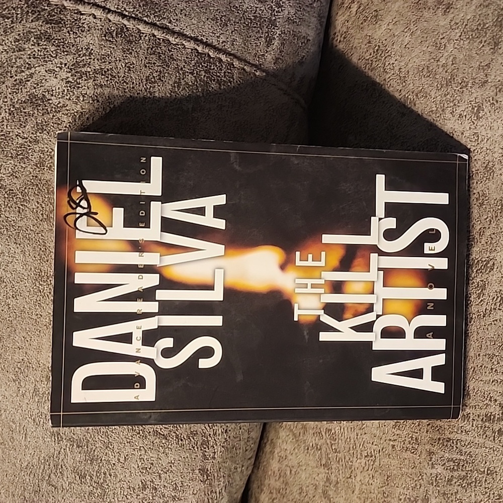 SALE⚡️Daniel Silva The Kill Artist paperback